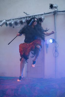 MAYAN TUULIA FRANK